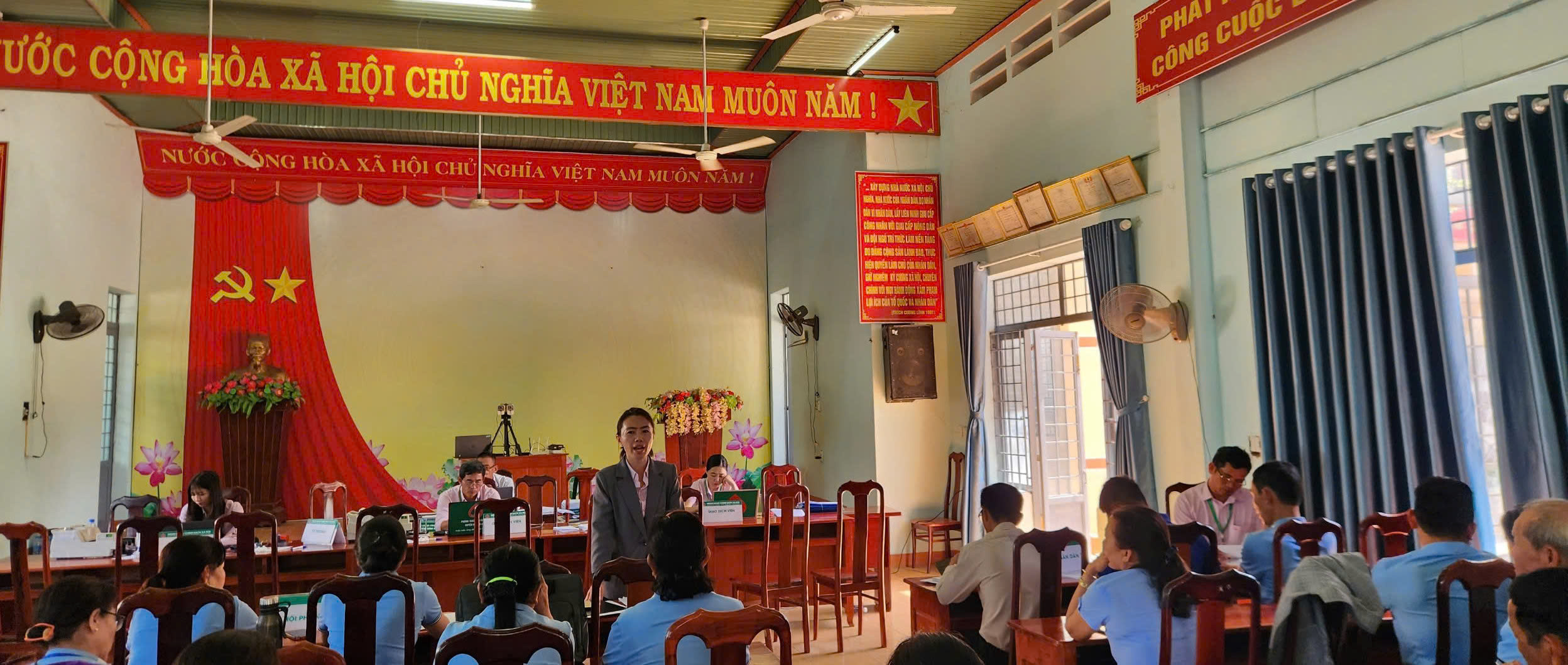 NGÂN HÀNG CHÍNH SÁCH XÃ HỘI HUYỆN GIAO BAN ĐỊNH KỲ THÁNG 10 NĂM 2024 VỚI HỘI ĐOÀN THỂ, TỔ TK&amp;VV XÃ BÌNH HÒA